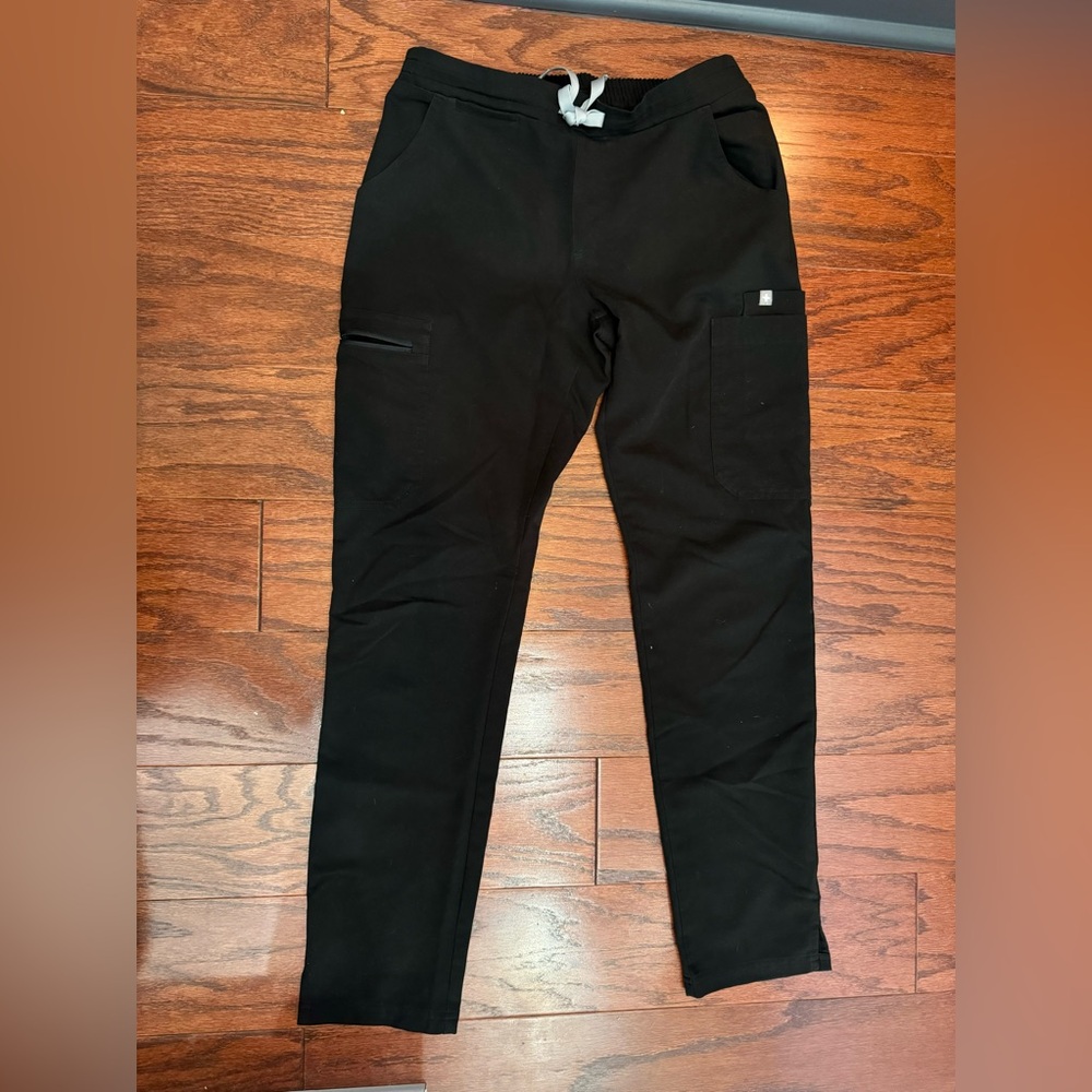 Figs skinny scrub pants